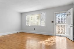 1856 Chestnut Street photo 4