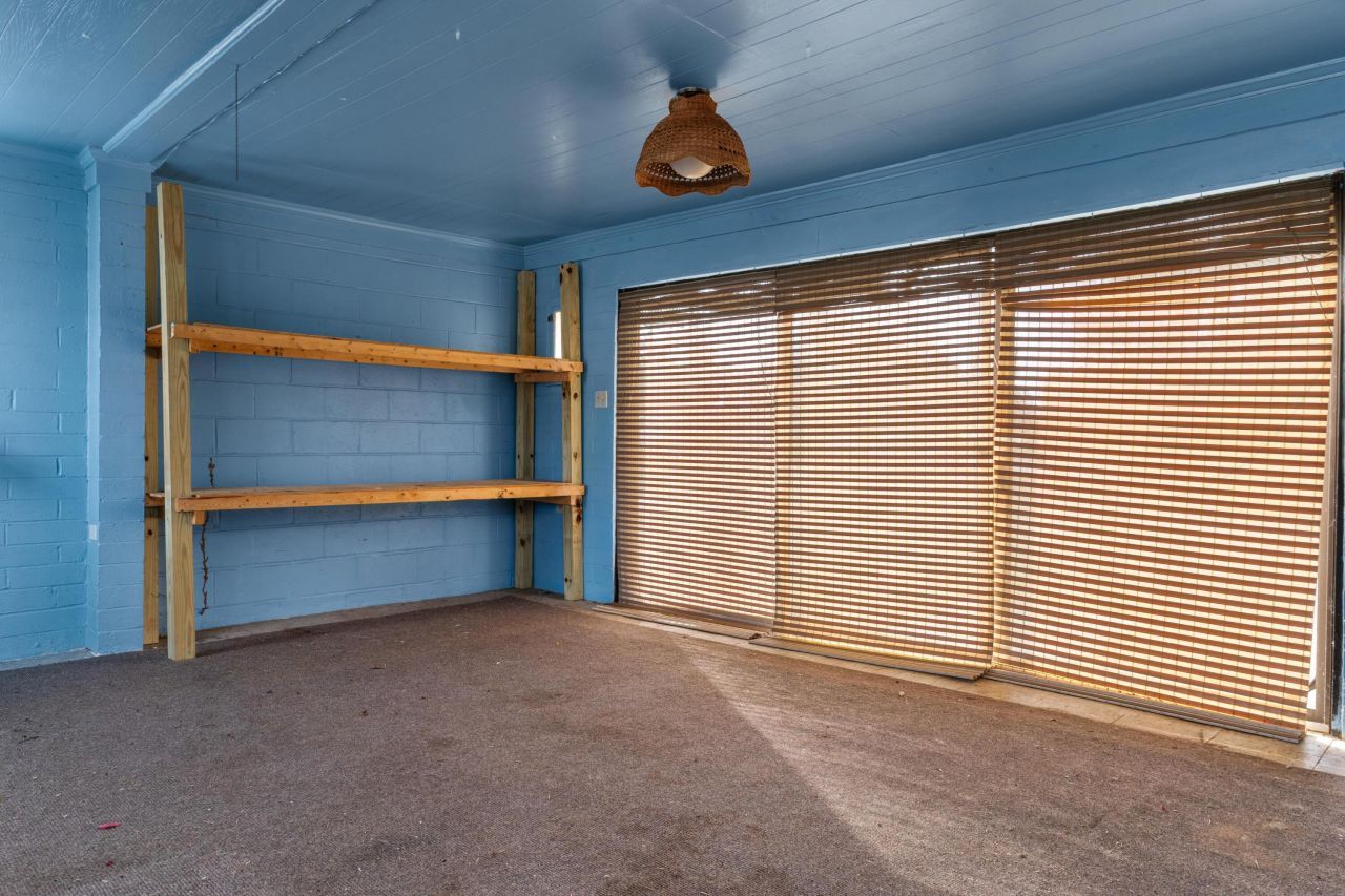 1856 Chestnut Street Photo 32