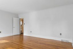 1856 Chestnut Street photo 4