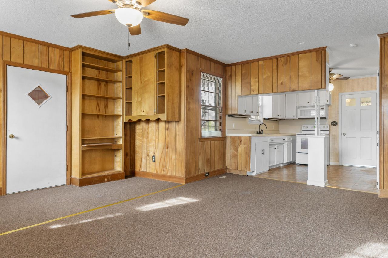 1856 Chestnut Street Photo 6