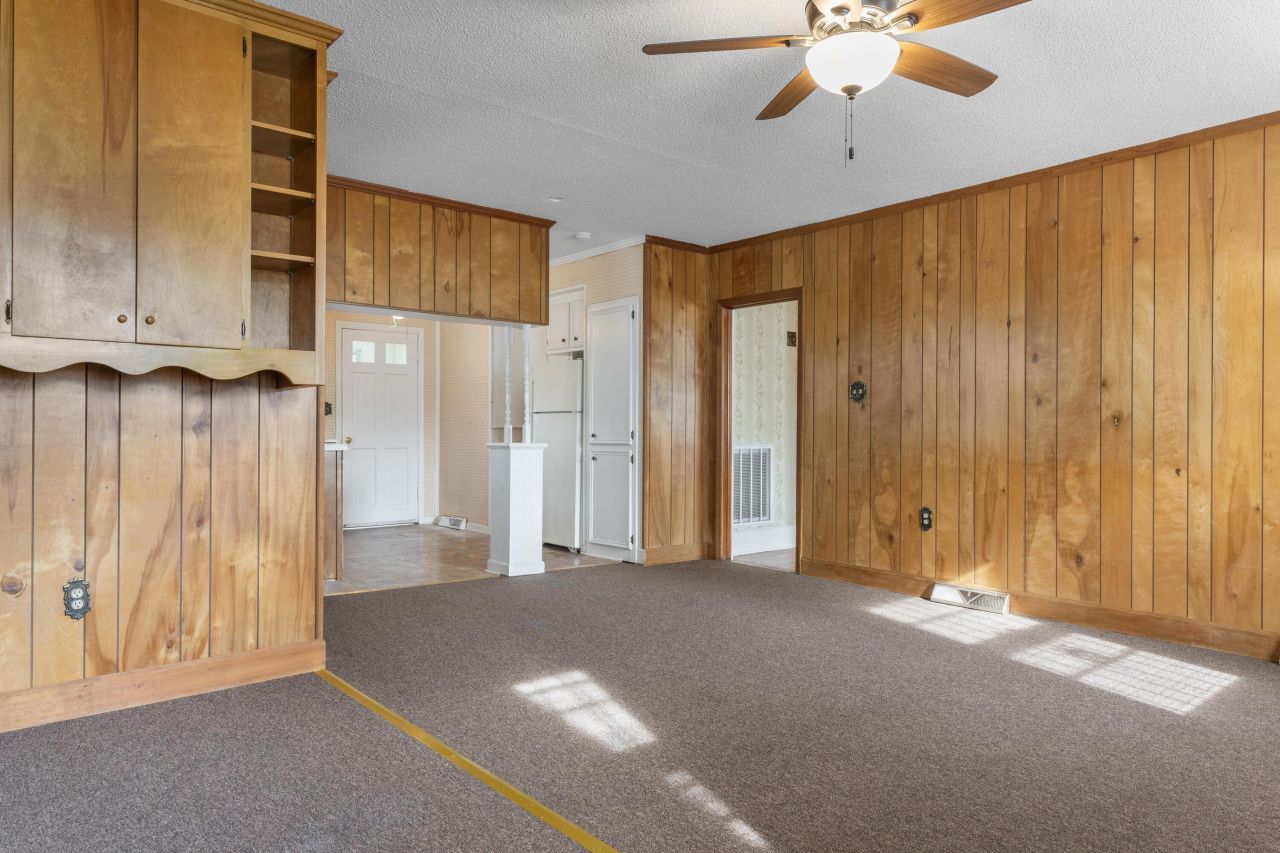 1856 Chestnut Street Photo 7