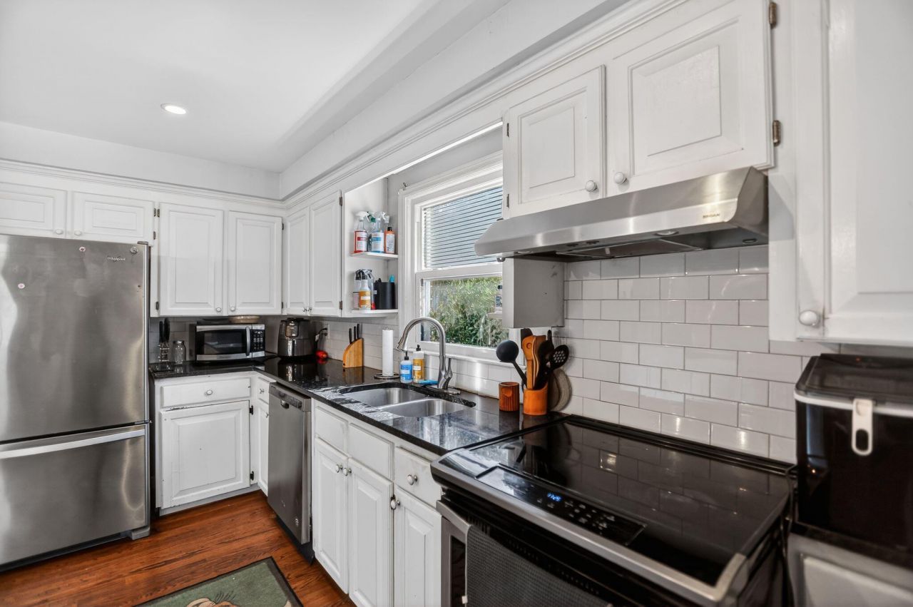 21 Manchester Road Photo 10