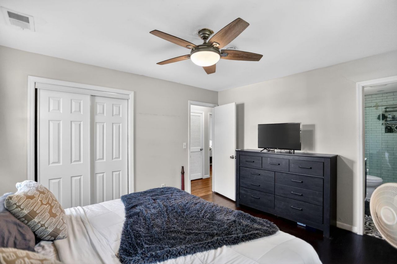 21 Manchester Road Photo 16