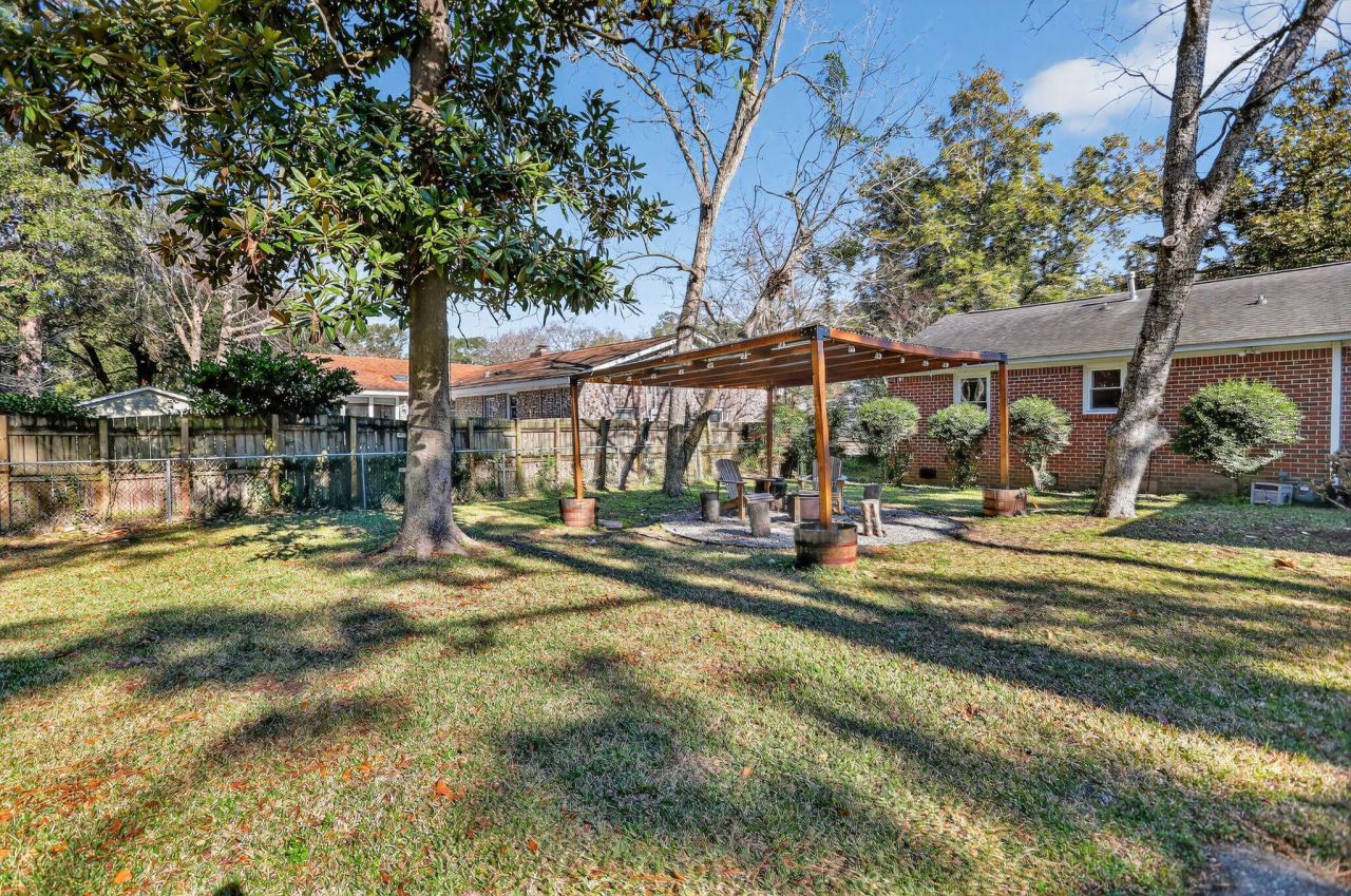 21 Manchester Road Photo 27