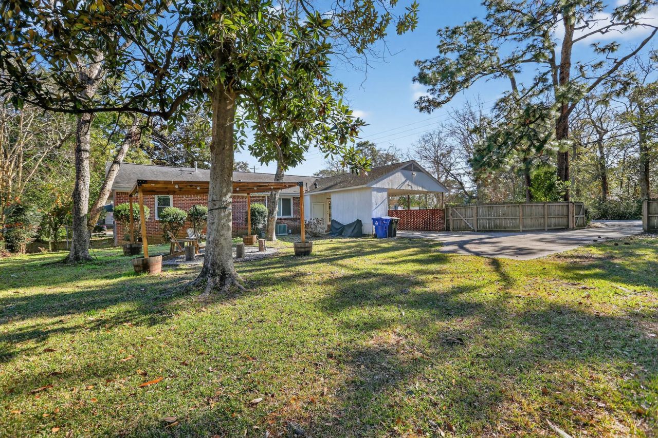 21 Manchester Road Photo 28