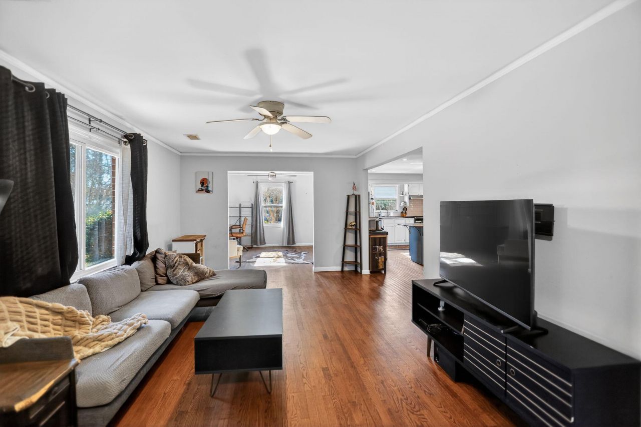 21 Manchester Road Photo 5