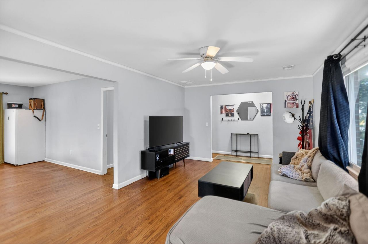 21 Manchester Road Photo 7