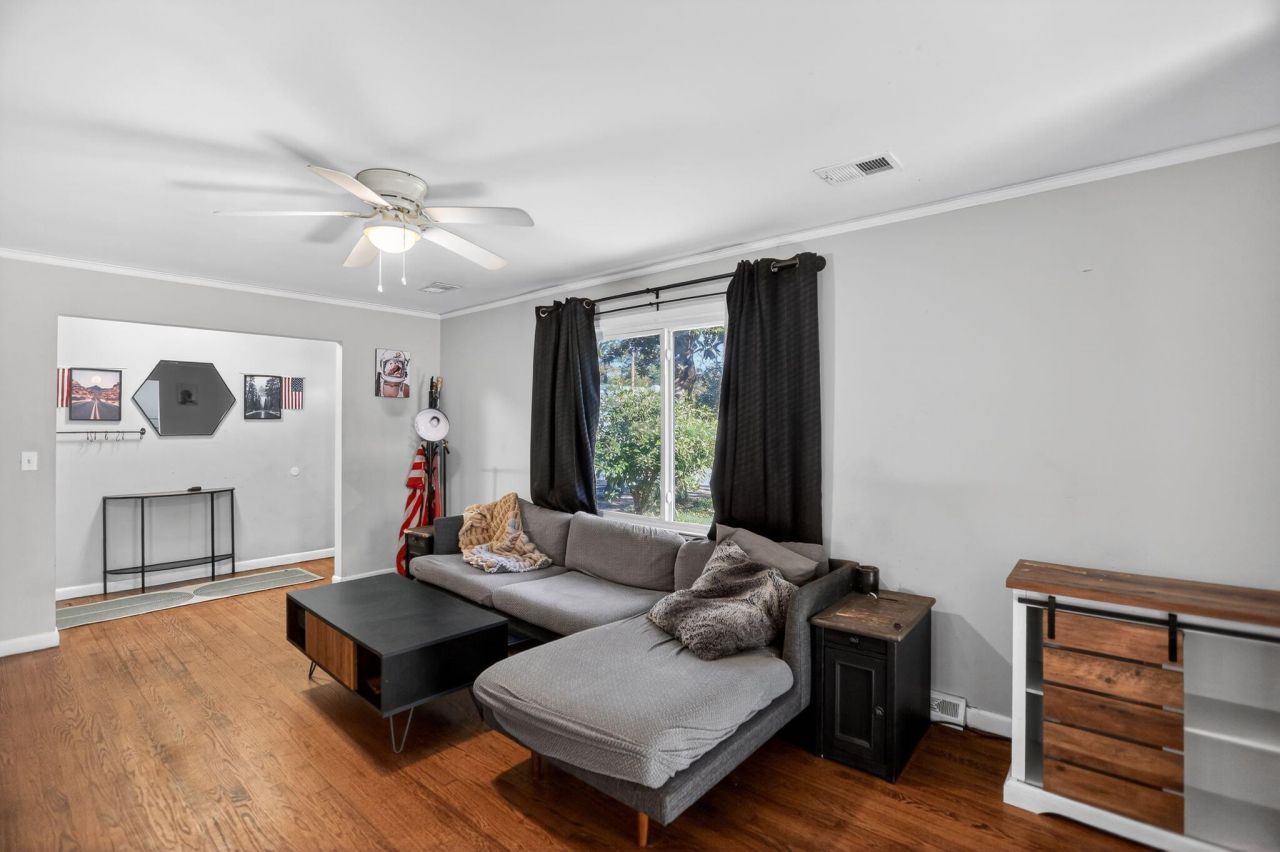 21 Manchester Road Photo 8