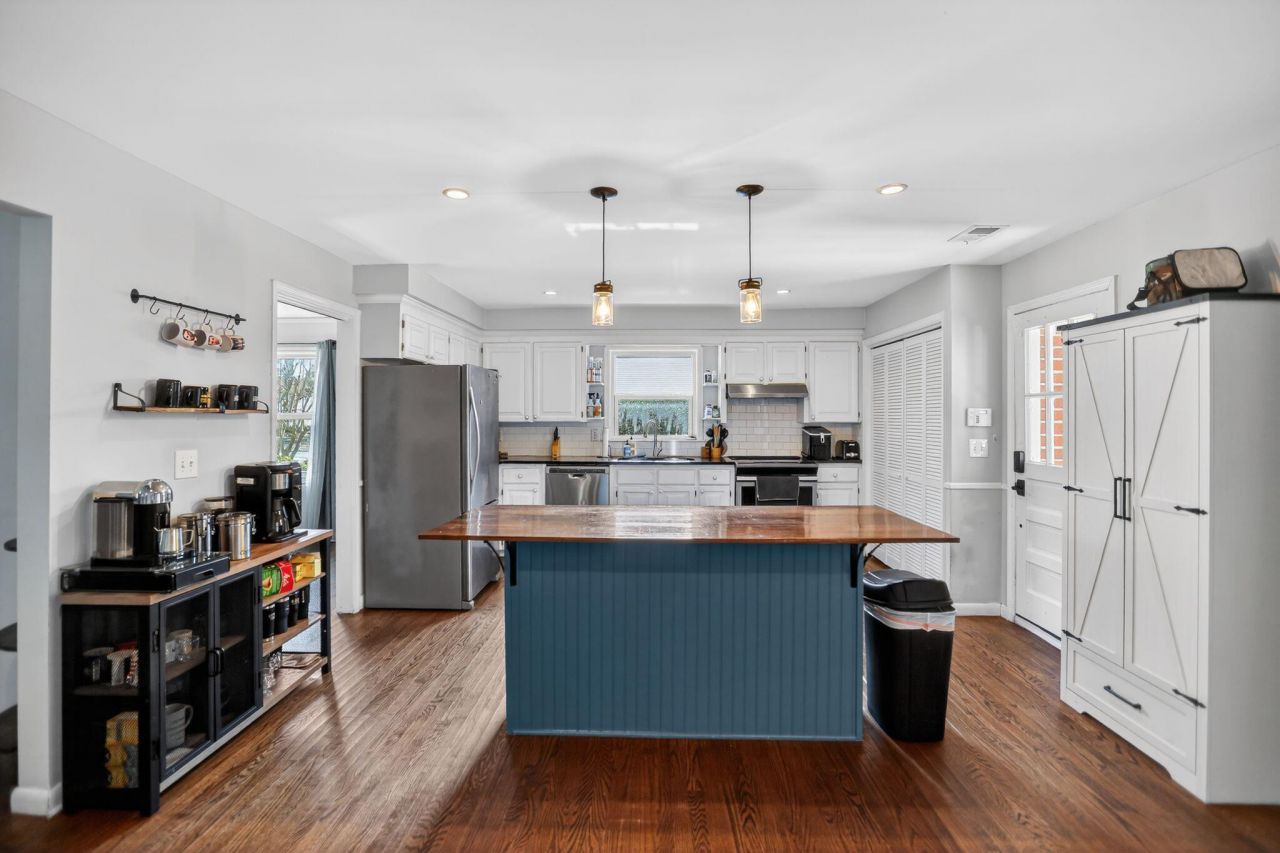 21 Manchester Road Photo 9