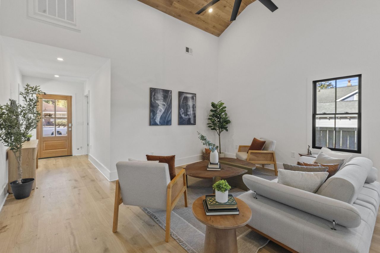 10 Magnolia Avenue Photo 10