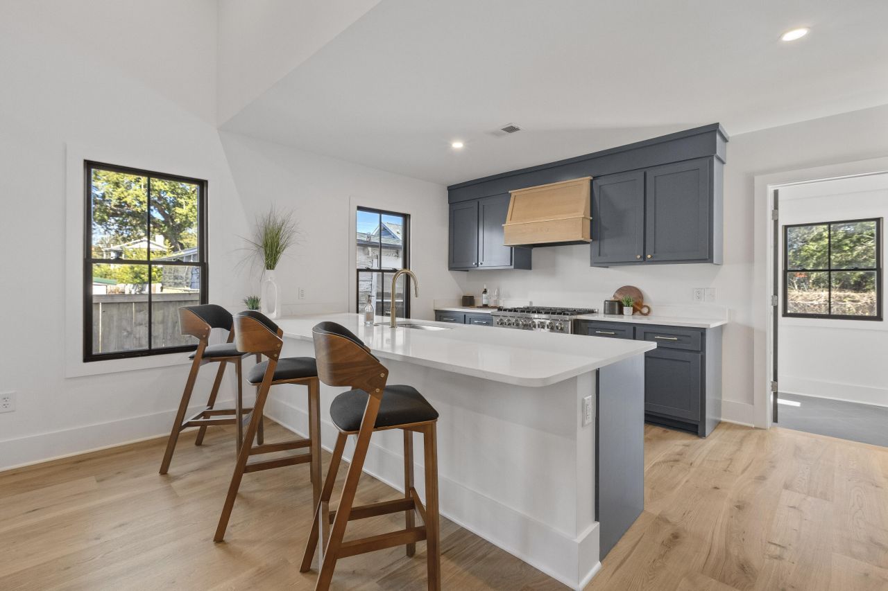 10 Magnolia Avenue Photo 6