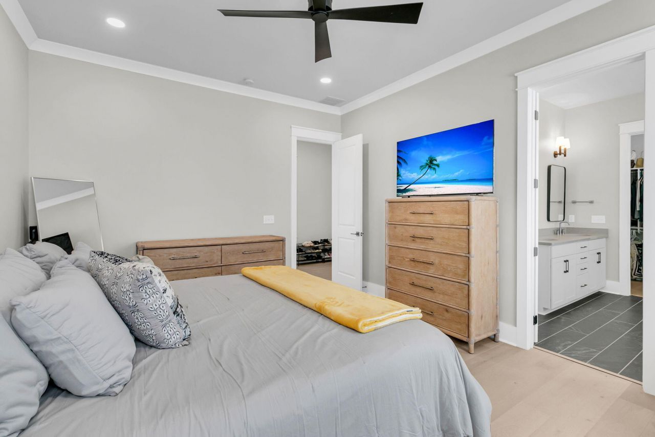 1027 Avenue Of Oaks Photo 6