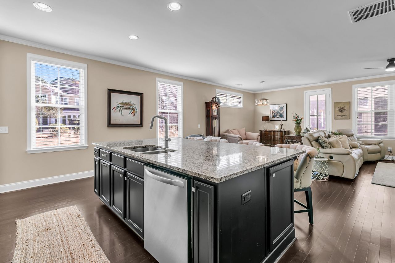 2569 Kings Gate Lane Photo 6