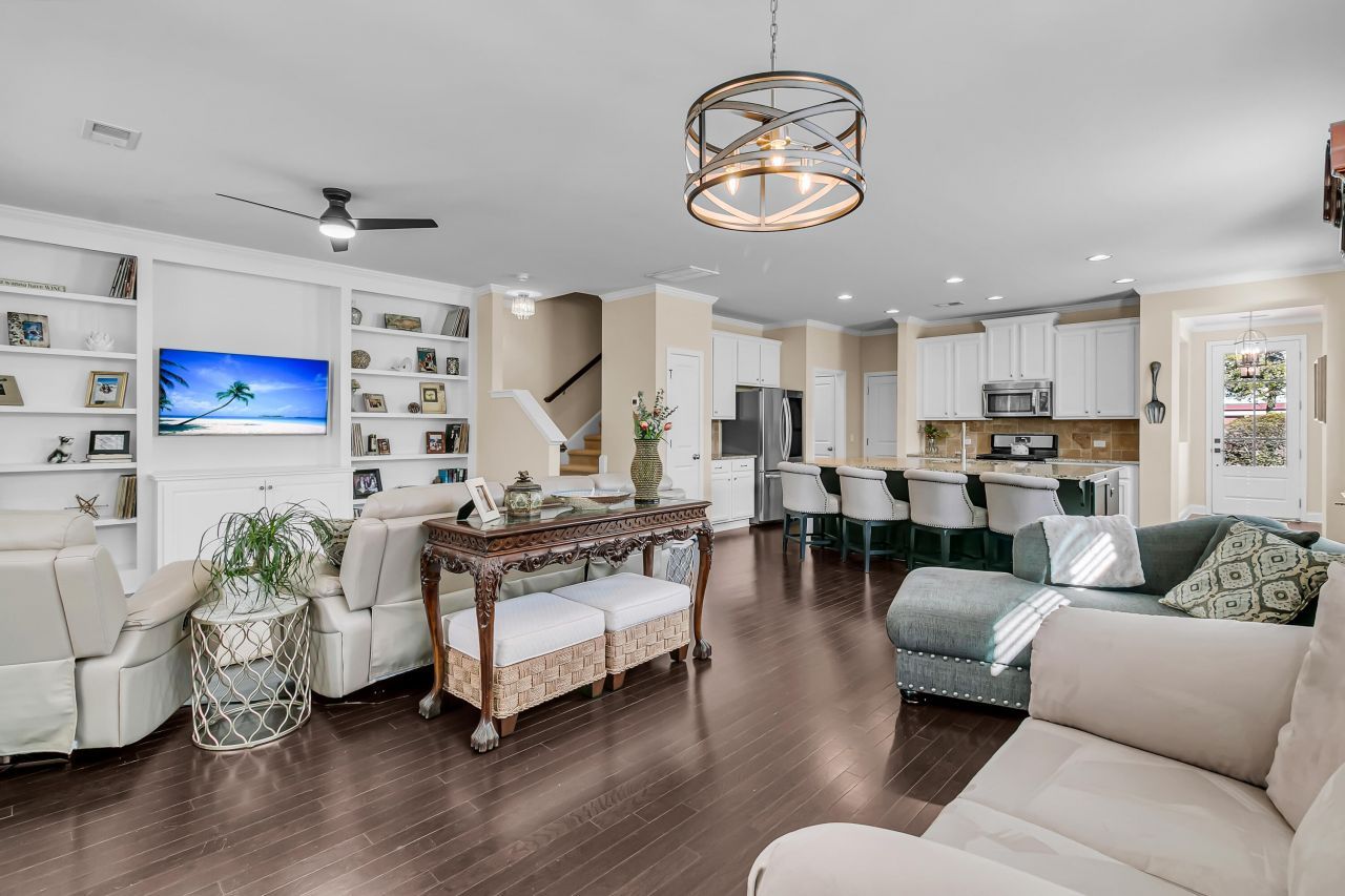 2569 Kings Gate Lane Photo 8