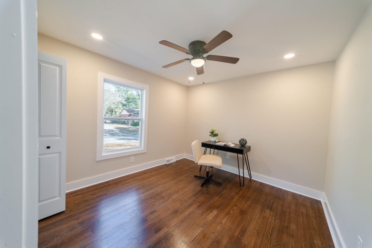 7643 Hillandale Road Photo 14