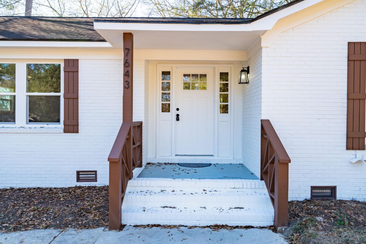 7643 Hillandale Road Photo 2