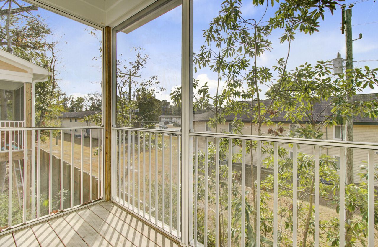 1755 Central Park Road Photo 7