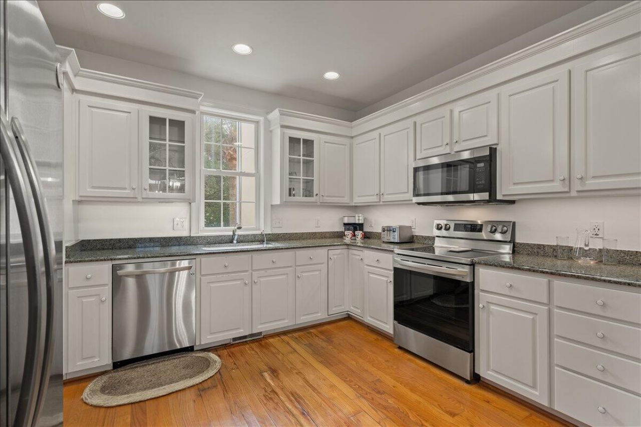 2431 Racquet Club Drive Photo 32