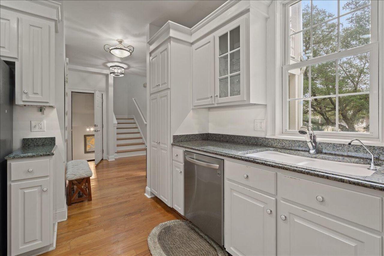 2431 Racquet Club Drive Photo 33