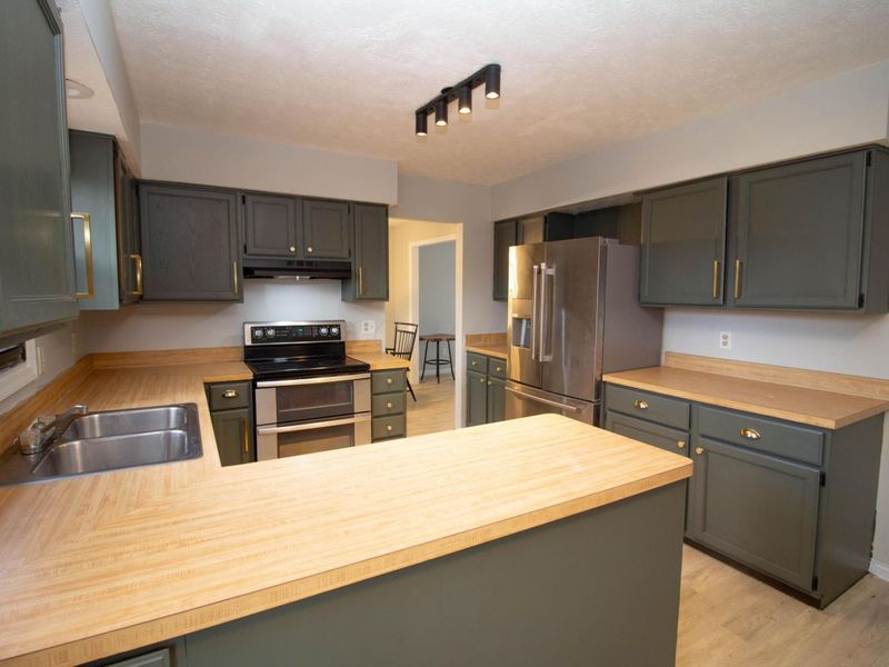 445 Hawthorne Place, Reynoldsburg, OH 43068 Photo 4