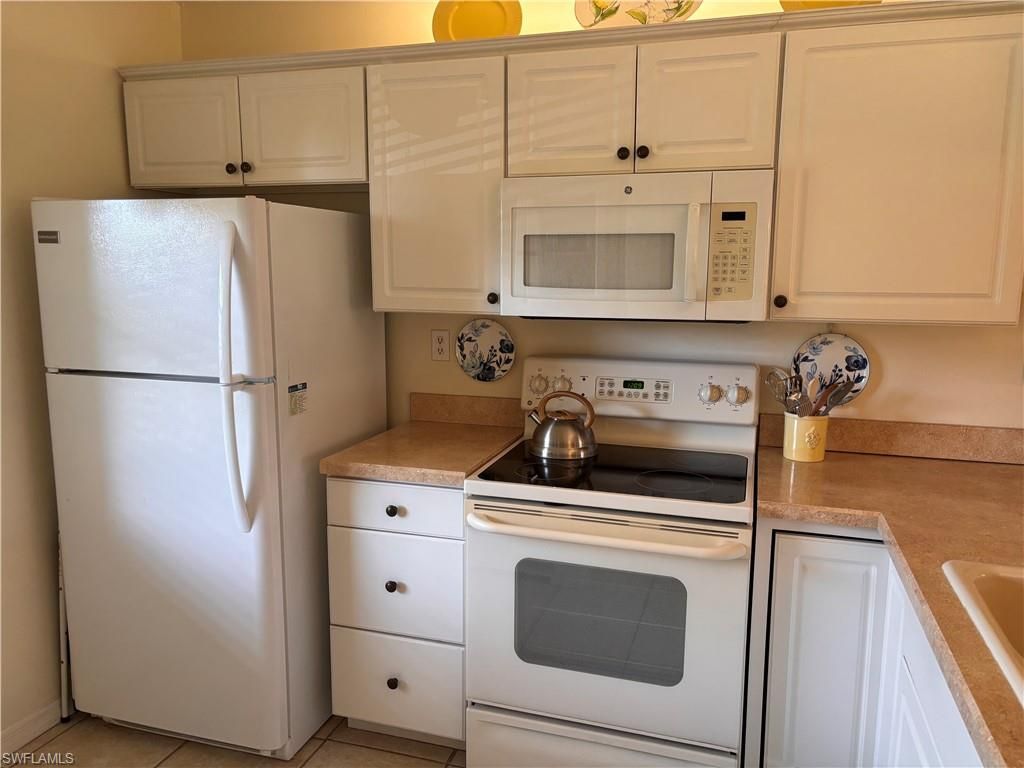 9315 Central Park Dr, Unit 202, Fort Myers, FL 33919 Photo