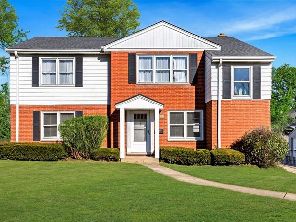 580 Ivy Court, Unit 2, Lake Forest, IL 60045