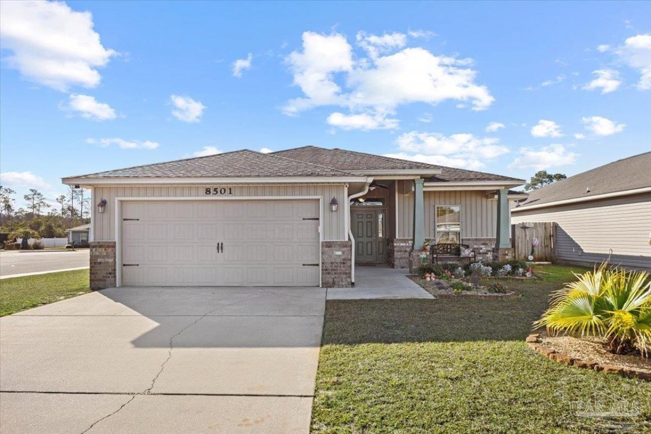 8501 Island Dr, Navarre, FL 32566 Main Photo