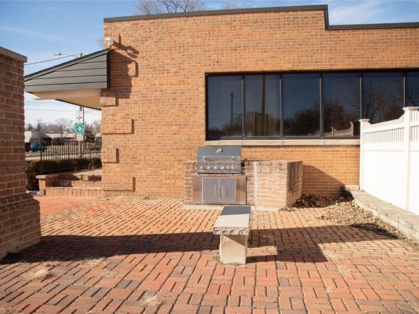 101 Ashworth Road, West Des Moines, IA 50265