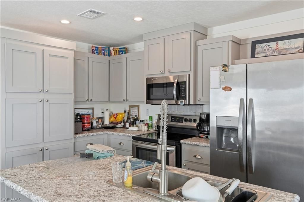 11291 Azalea Ln, Fort Myers Beach, FL 33931 Photo