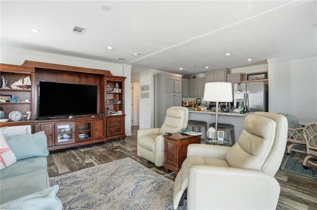 11291 Azalea Ln, Fort Myers Beach, FL 33931 Photo