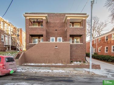 3155 jackson Street, Omaha, NE 68105