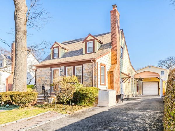 12 King Street, Freeport, NY 11520