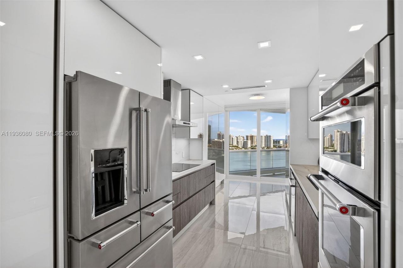 7000 Island Blvd, Unit 2306, Aventura, FL 33160 Photo