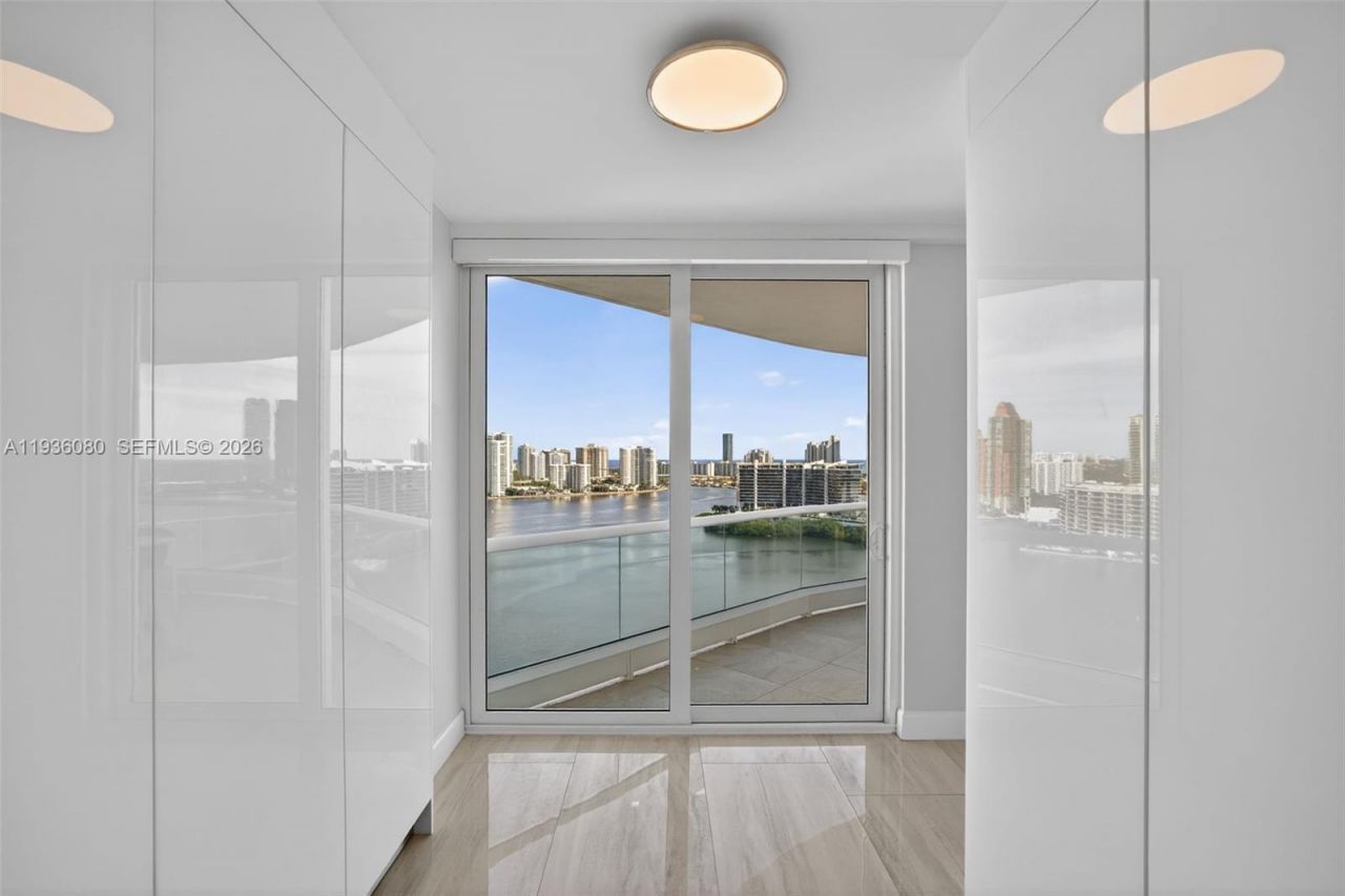 7000 Island Blvd, Unit 2306, Aventura, FL 33160 Photo