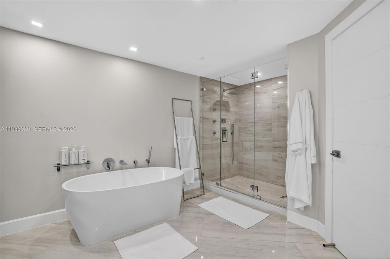 7000 Island Blvd, Unit 2306, Aventura, FL 33160 Photo