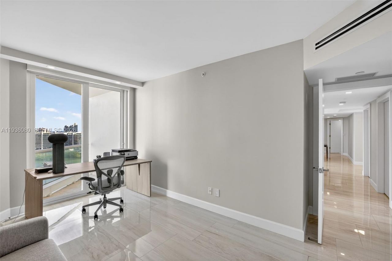 7000 Island Blvd, Unit 2306, Aventura, FL 33160 Photo