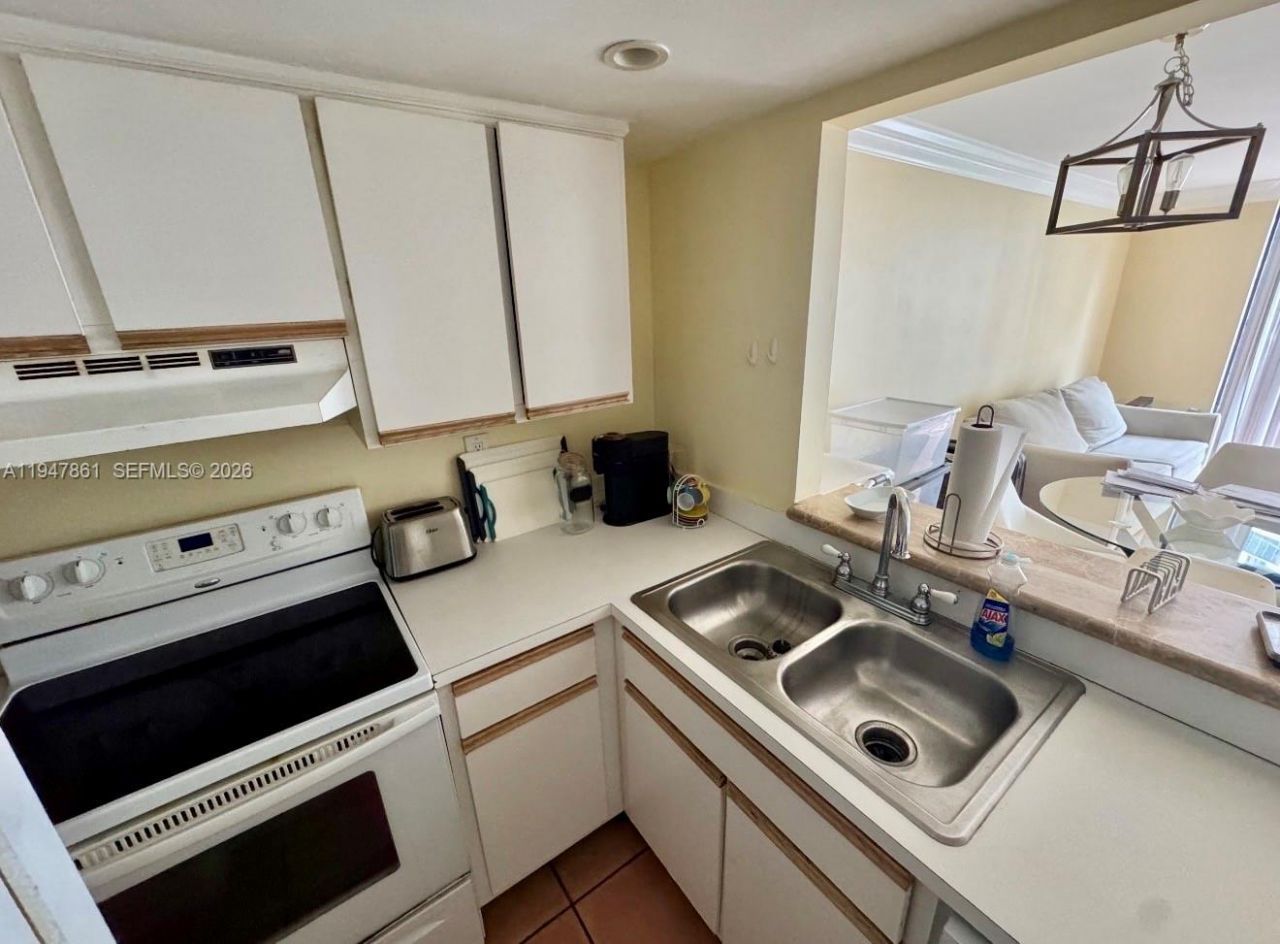 540 Brickell Key Dr, Unit 705, Miami, FL 33131 Photo