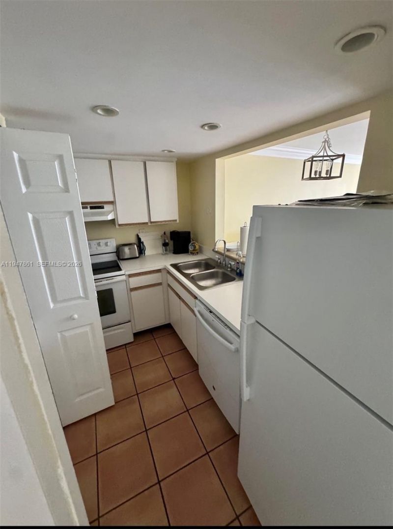 540 Brickell Key Dr, Unit 705, Miami, FL 33131 Photo