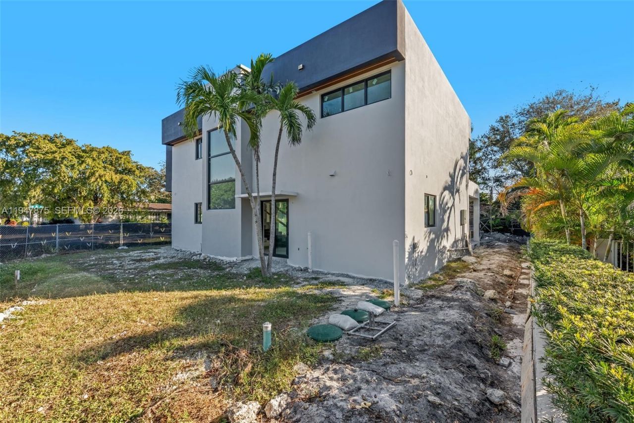 9833 N Miami Ave, Miami Shores, FL 33150 Photo
