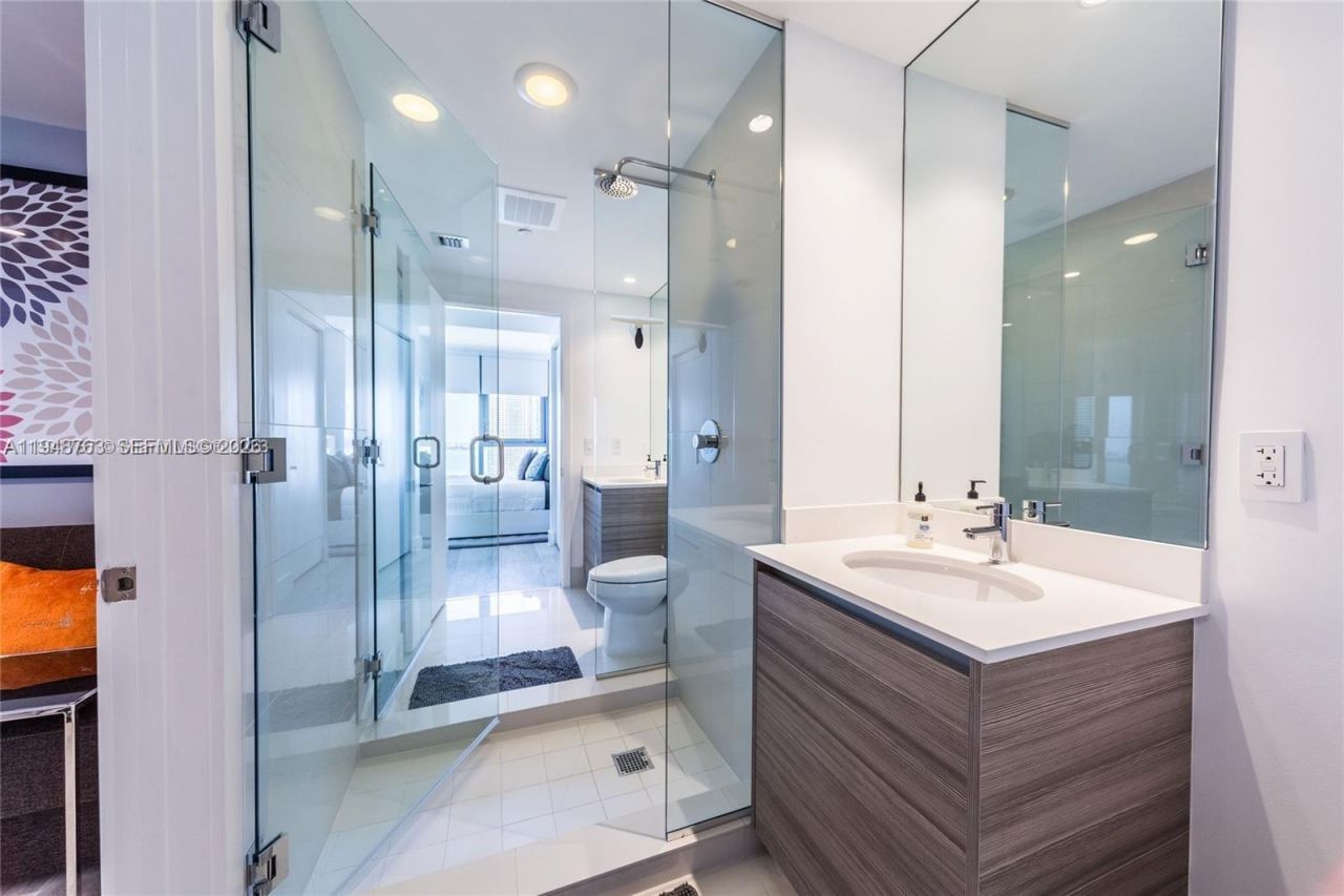 121 NE 34th St, Unit 3005, Miami, FL 33137 Photo