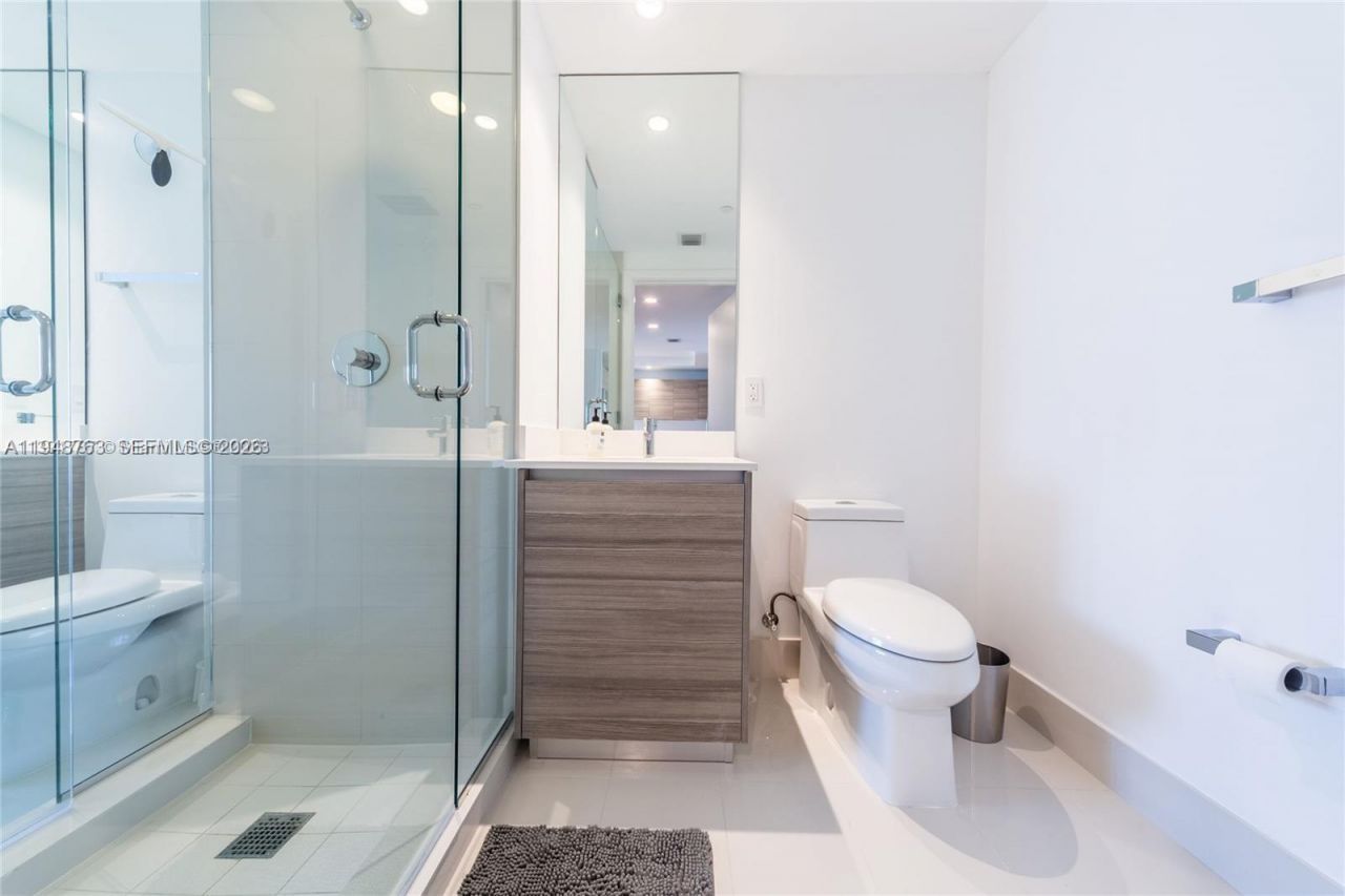 121 NE 34th St, Unit 3005, Miami, FL 33137 Photo