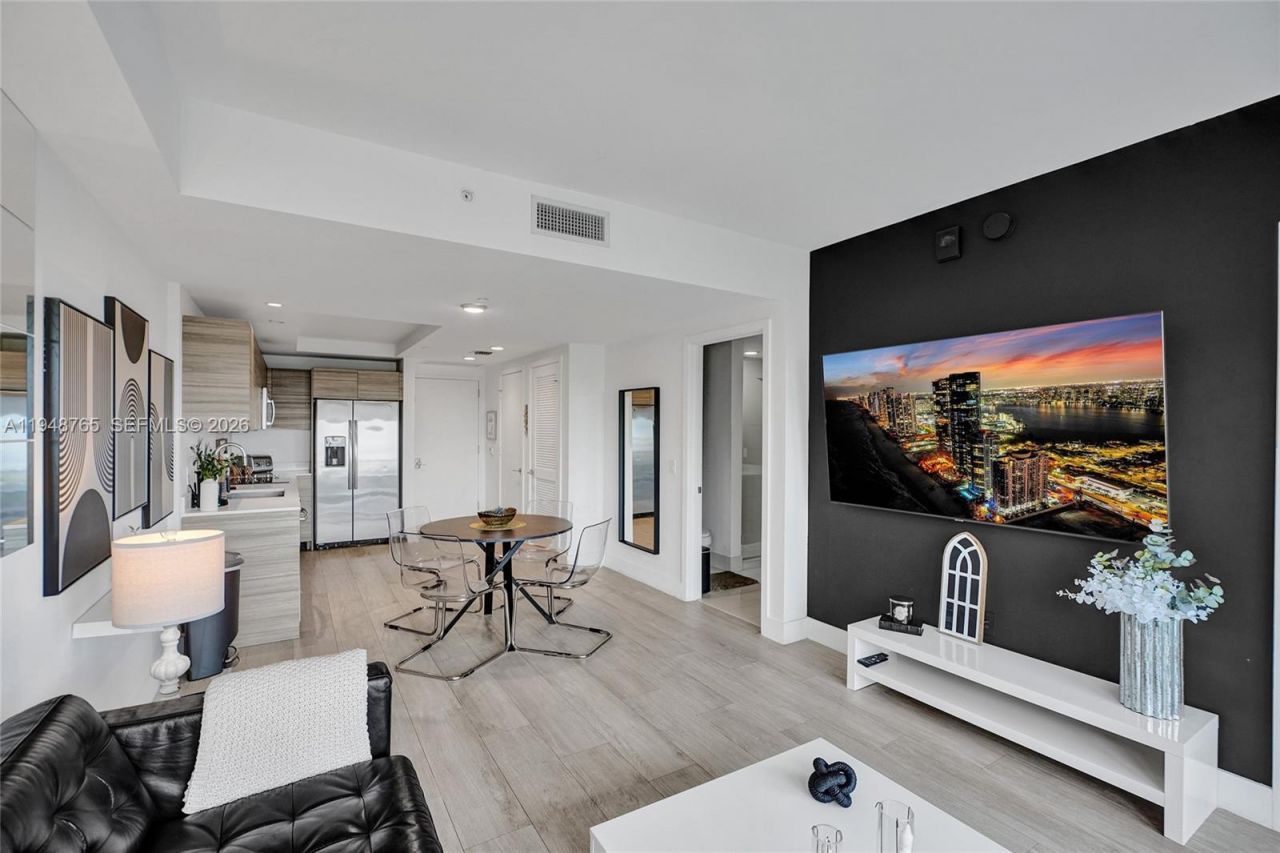 121 NE 34th St, Unit 910, Miami, FL 33137 Photo