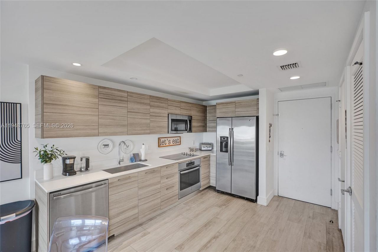 121 NE 34th St, Unit 910, Miami, FL 33137 Photo