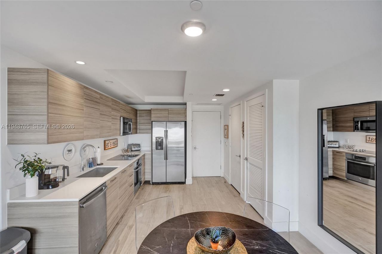 121 NE 34th St, Unit 910, Miami, FL 33137 Photo
