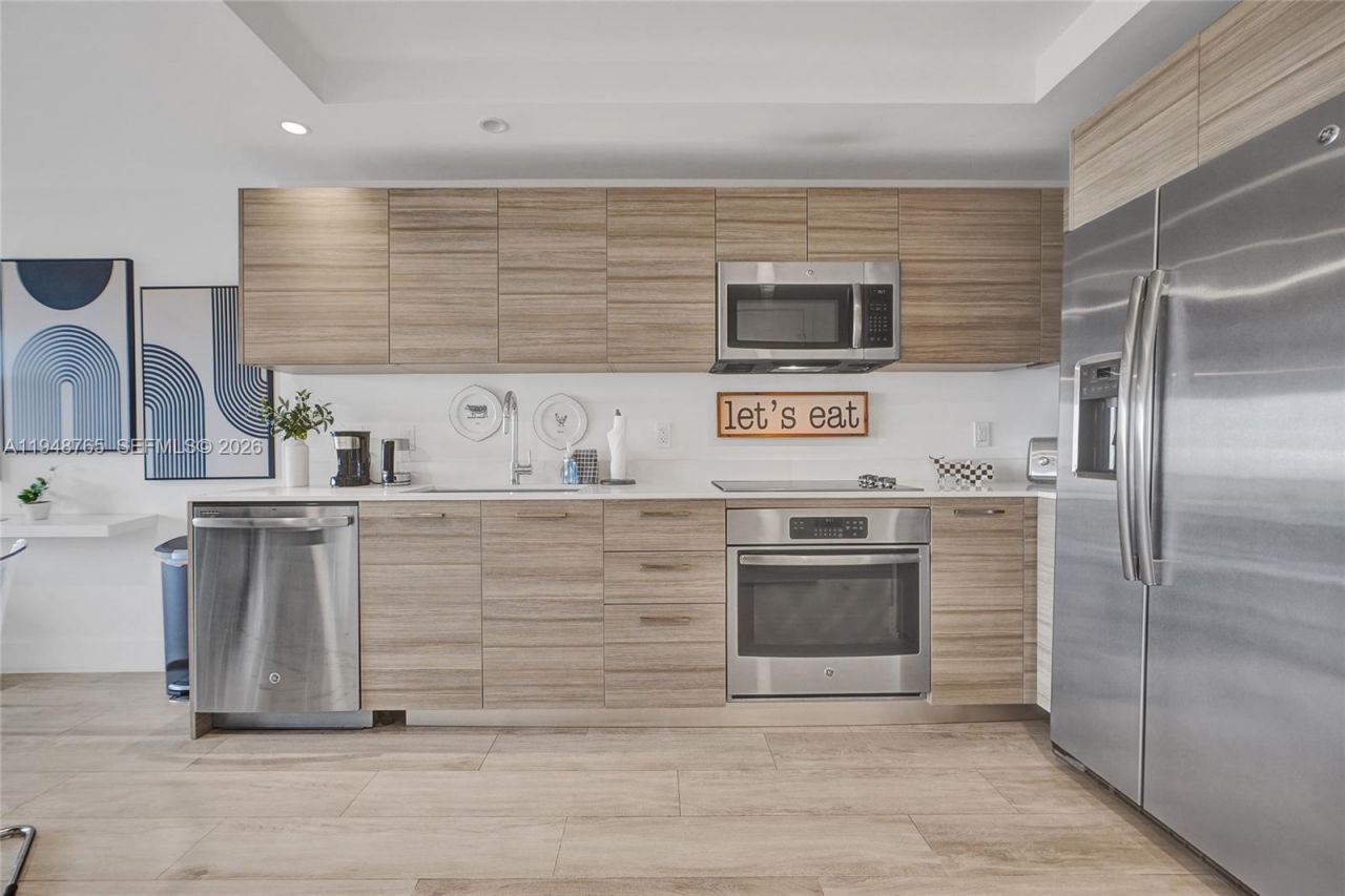 121 NE 34th St, Unit 910, Miami, FL 33137 Photo