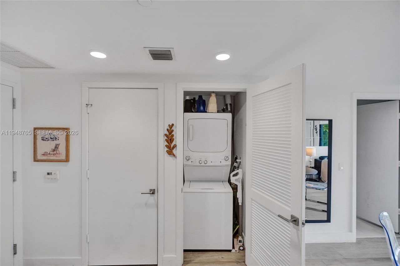 121 NE 34th St, Unit 910, Miami, FL 33137 Photo