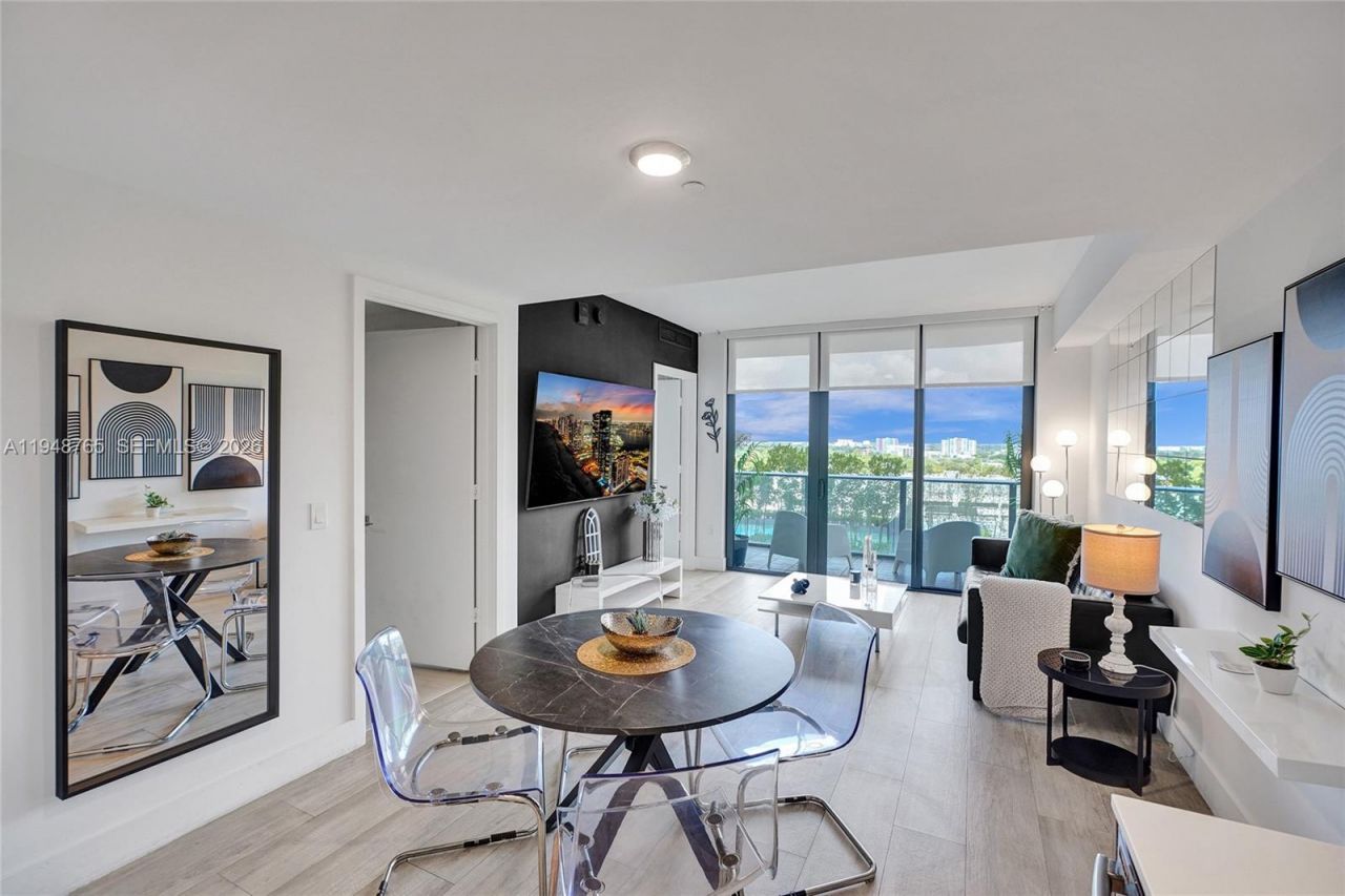 121 NE 34th St, Unit 910, Miami, FL 33137 Photo