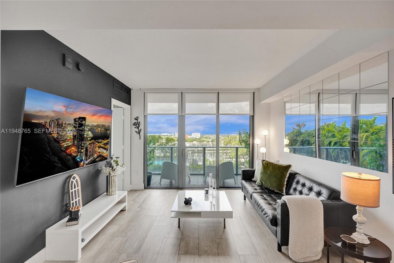 121 NE 34th St, Unit 910, Miami, FL 33137 Photo