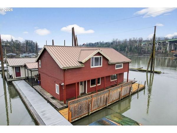 1701 Clackamette DR, Unit 2, Oregon City, OR 97045