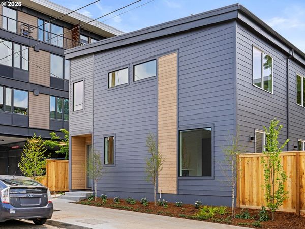 4920 SE Caruthers ST, Unit 2, Portland, OR 97215